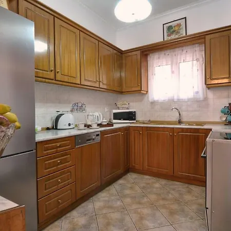 Angela Pool 圣佐治欧斯帕贡