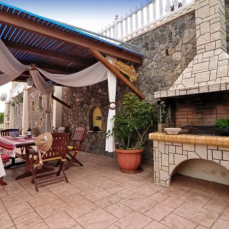 Angela Pool Apartman *